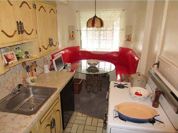 Eat in Kitchen