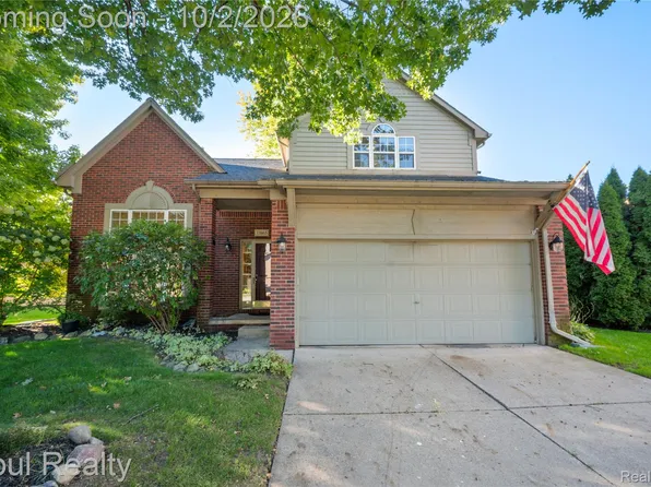 33865 Trillium Ct, Livonia, MI 48150