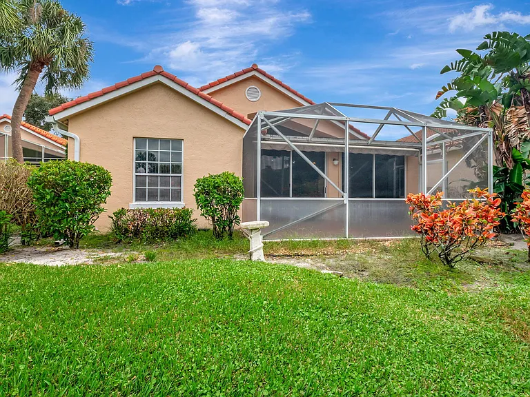 11081 Springbrook Cir — Photo 37