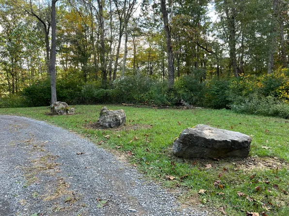 19 Grand View Dr, Forest Hill, WV 24935