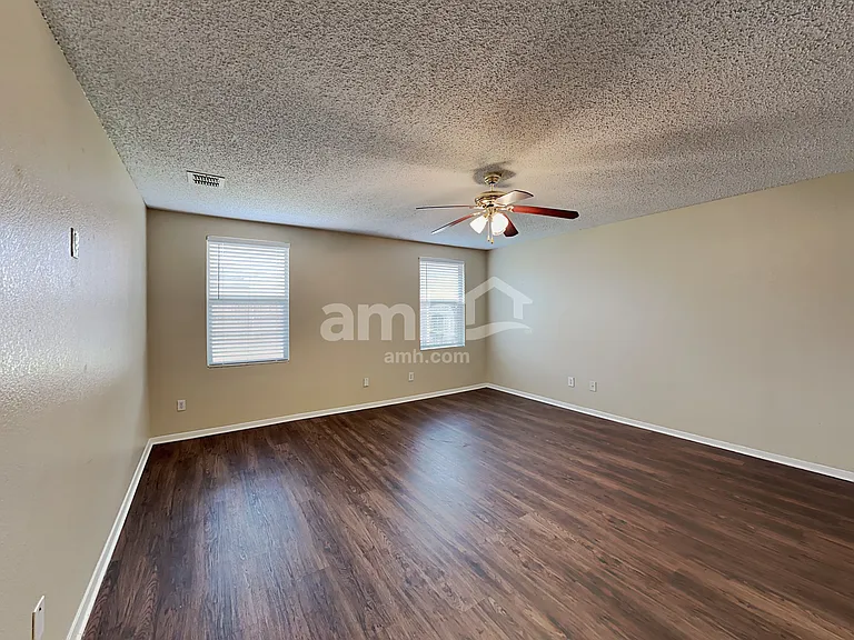 5161 Cliff Oaks Dr — Photo 7