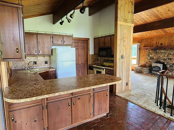 4th image of 5677 Lehr Rd