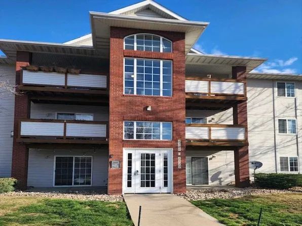 2500 Rushmore Dr, Iowa City, IA 52246