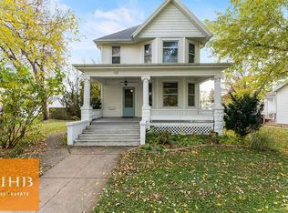 102 W 3rd St, Waunakee, WI 53597