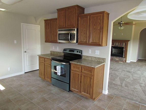 4th image of 2709 Montague County Dr