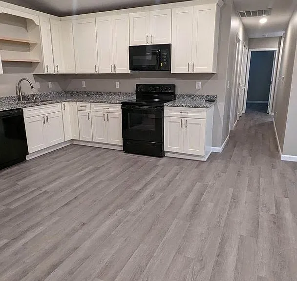 722 W 31st St N — Photo 30