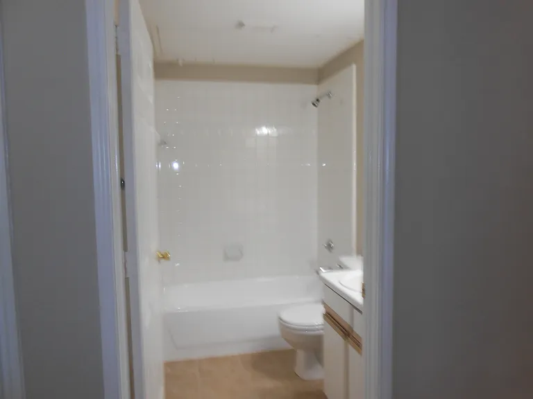 Hulen Heights Apartments — Photo 24
