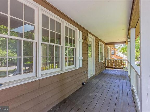3rd image of 3007 Mediterranean Dr