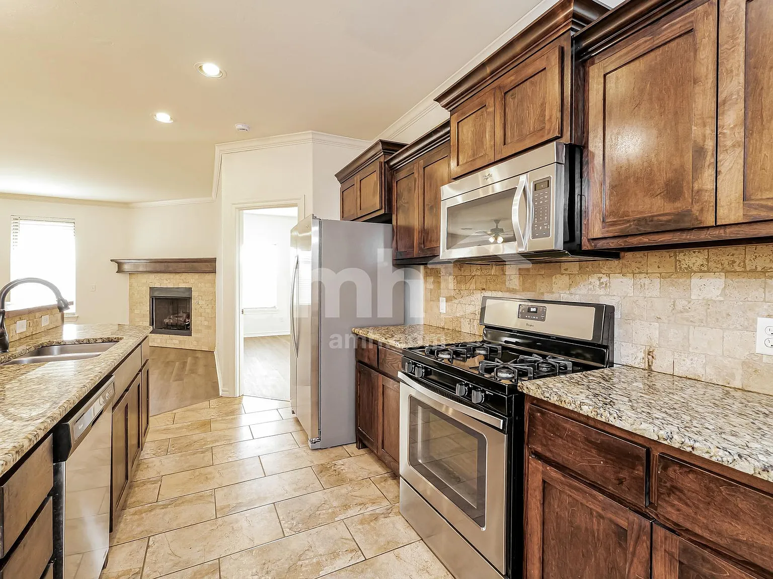 4 bed, 2.0 bath, 1803 sqft, $1,995 — Photo 3