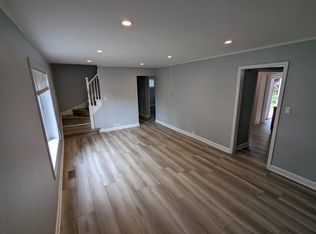 607 W Rand Rd, Mount Prospect, IL 60056