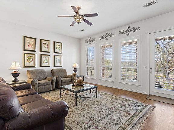 4th image of 379 Southern Hills Dr