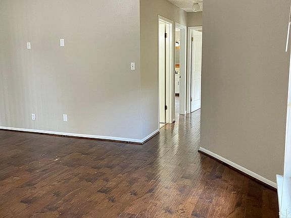 4th image of 409 Waterford Dr