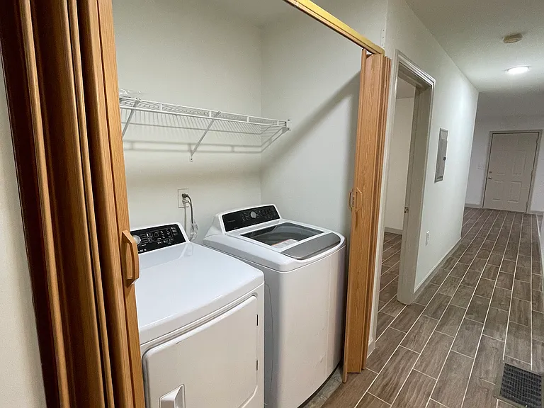 950 Smith St SW — Photo 14