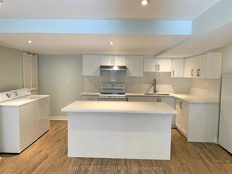 64 Mary Elizabeth Cres #BASEMENT — Photo 5