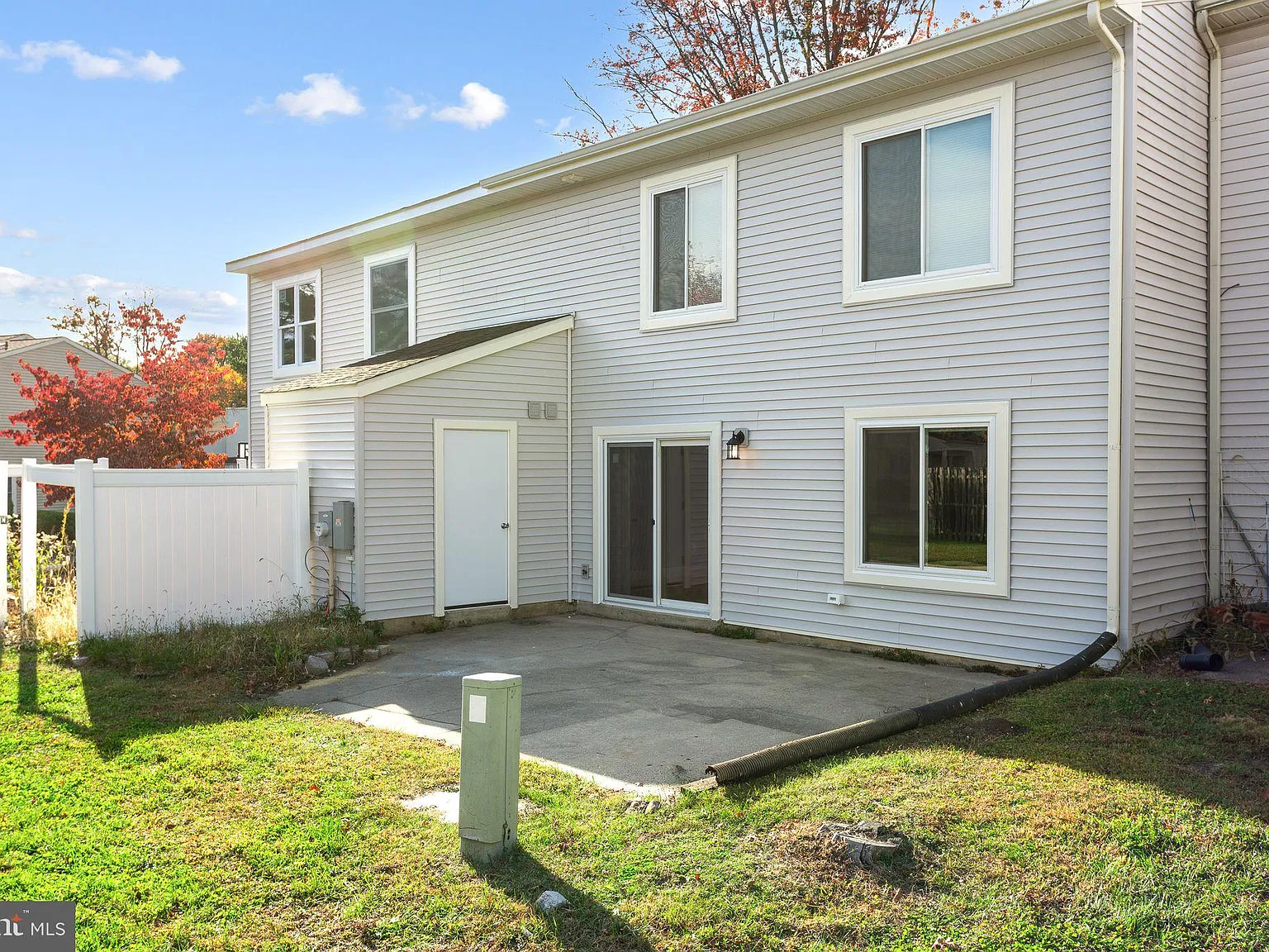 3 bed, 2.5 bath, 1504 sqft, $2,800 — Photo 3