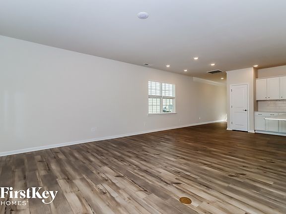 4th image of 132 White Apple Way