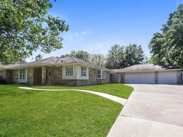 8015 Durklyn Ln, Houston, TX 77070