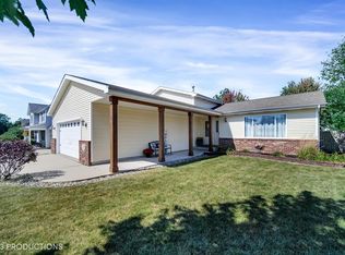300 W 127th Pl, Crown Point, IN 46307