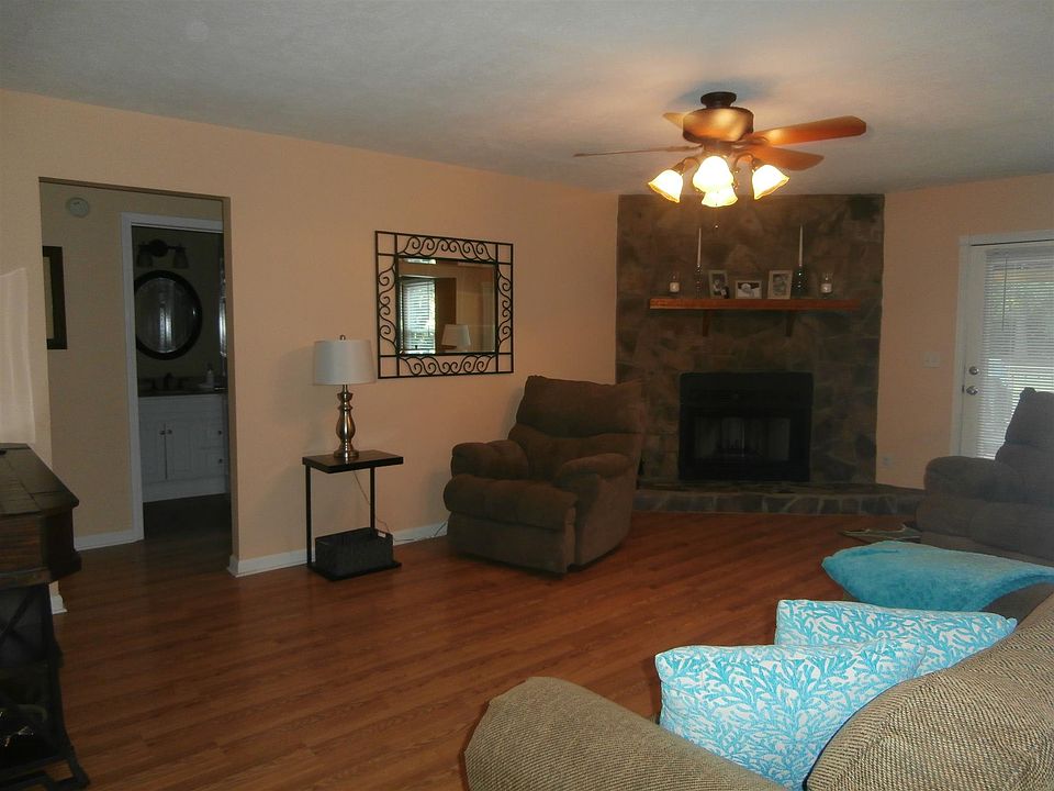 1st image of 217 Glenrose Ln