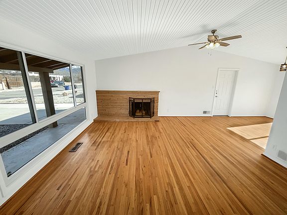 3rd image of 6400 Arvilla Ave NE