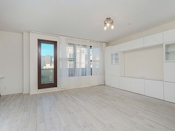 3rd image of 2961 Brighton 3rd St #4