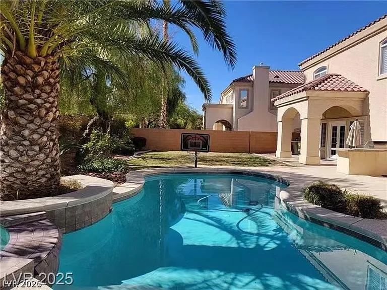 2598 Mizzoni Cir — Photo 30