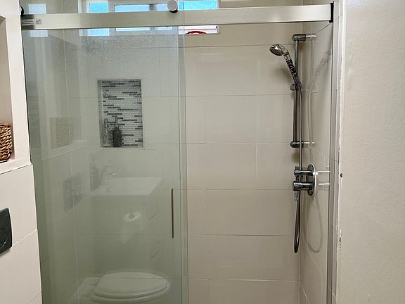 3rd image of 11606 Gorham Ave #6