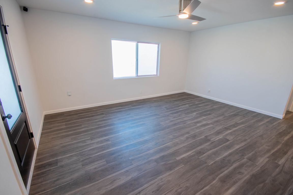 next background image