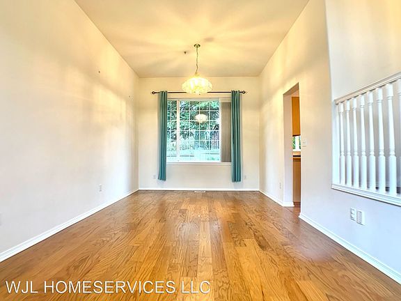 3rd image of 13425 NE 132nd St