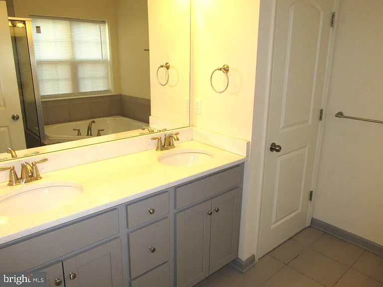 532 Liam Pl — Photo 9