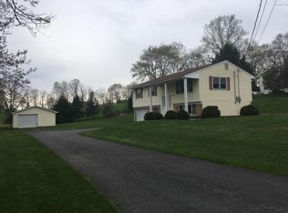 111 Gould Rd, Brodheadsville, PA 18322