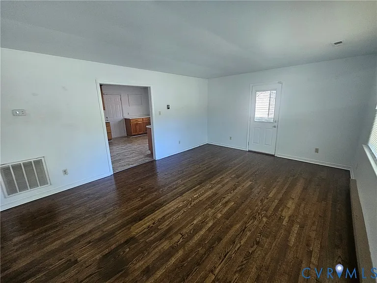 519 Smith Dr — Photo 5
