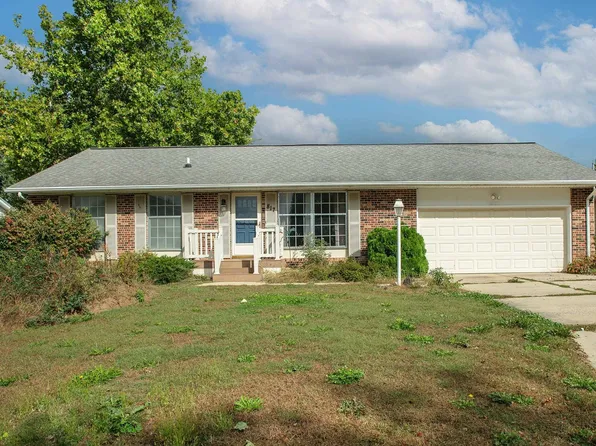 817 7th St SE, Oelwein, IA 50662