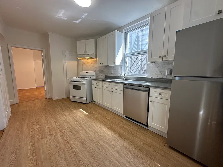 310 Bloomfield St #1 — Photo 2