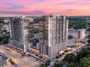 15 Glebe St #1310, Cambridge, ON N1S0C3