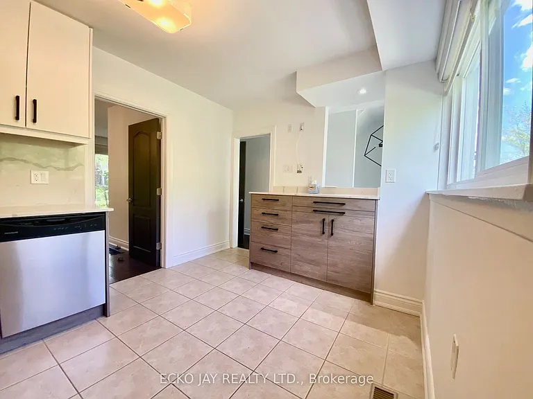 90 George Henry Blvd #17 — Photo 8