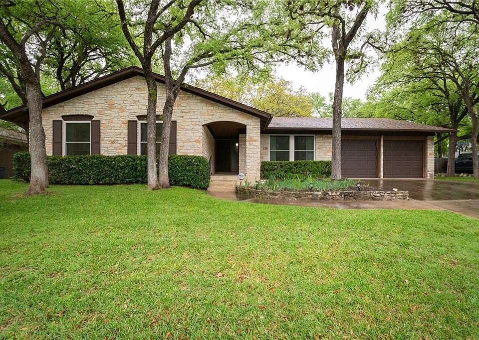 1st image of 304 S Lake Creek Dr