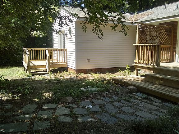 2nd image of 2627 Shoreham Dr