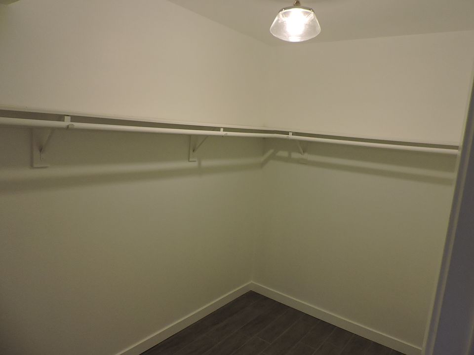 Large Master Walk In 
