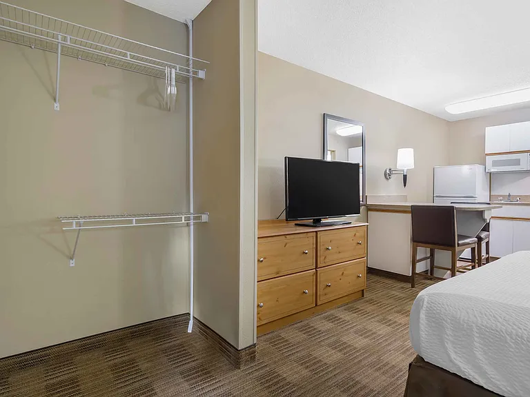 Studio Suite - 1 Queen Bed