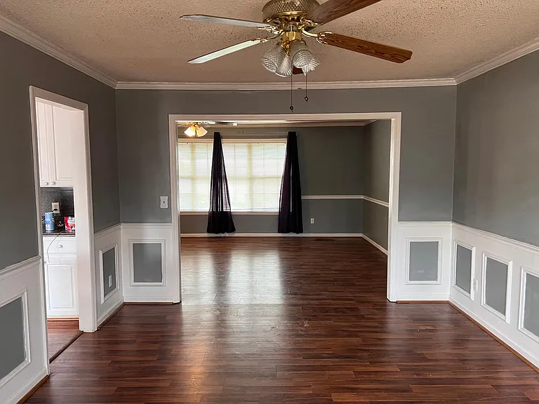 1703 Delano St — Photo 40