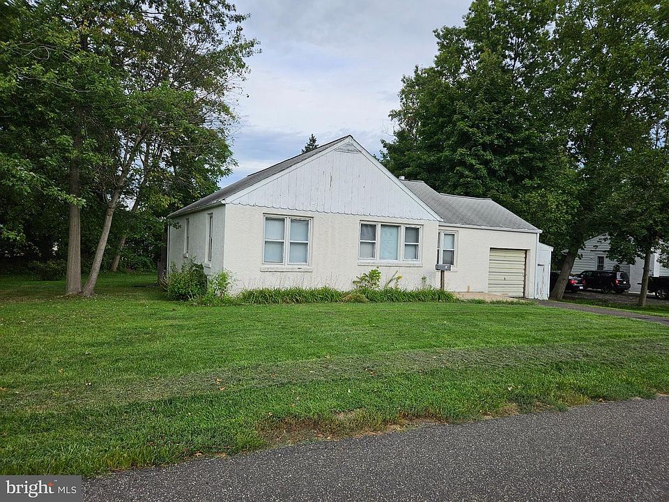 1st image of 54 Poplar Ave