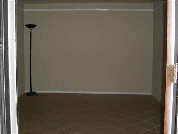 2nd image of 2111 Hickory Ln