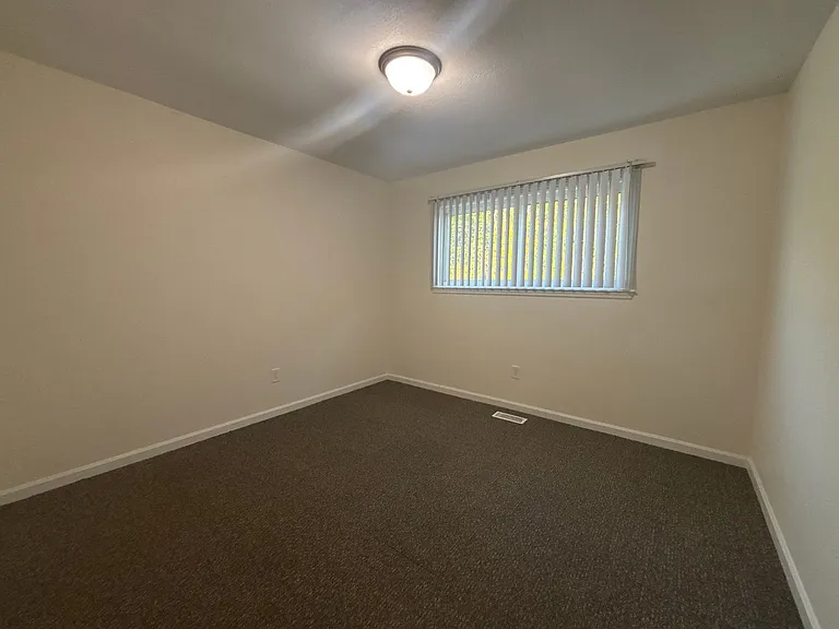 202 Myrtlewood Cir — Photo 15