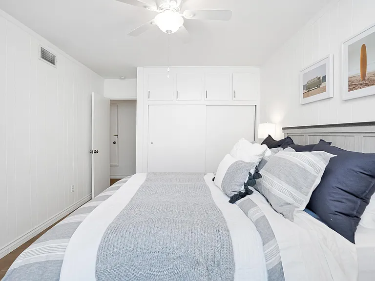 23027 Gainford St — Photo 38
