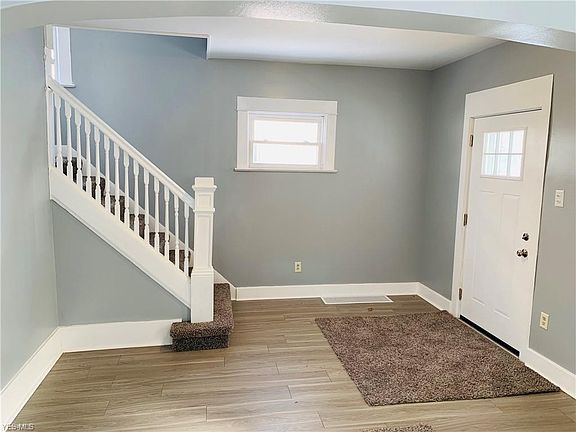 2nd image of 12909 Hoy Ave