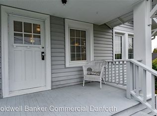 10025 39th Ave SW, Seattle, WA 98146