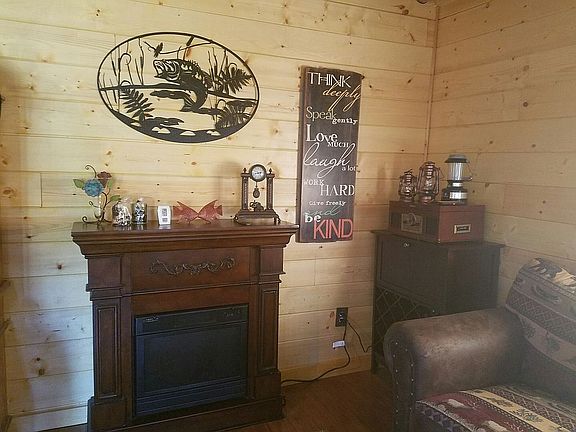 4th image of 351 NE Collins Lake Dr