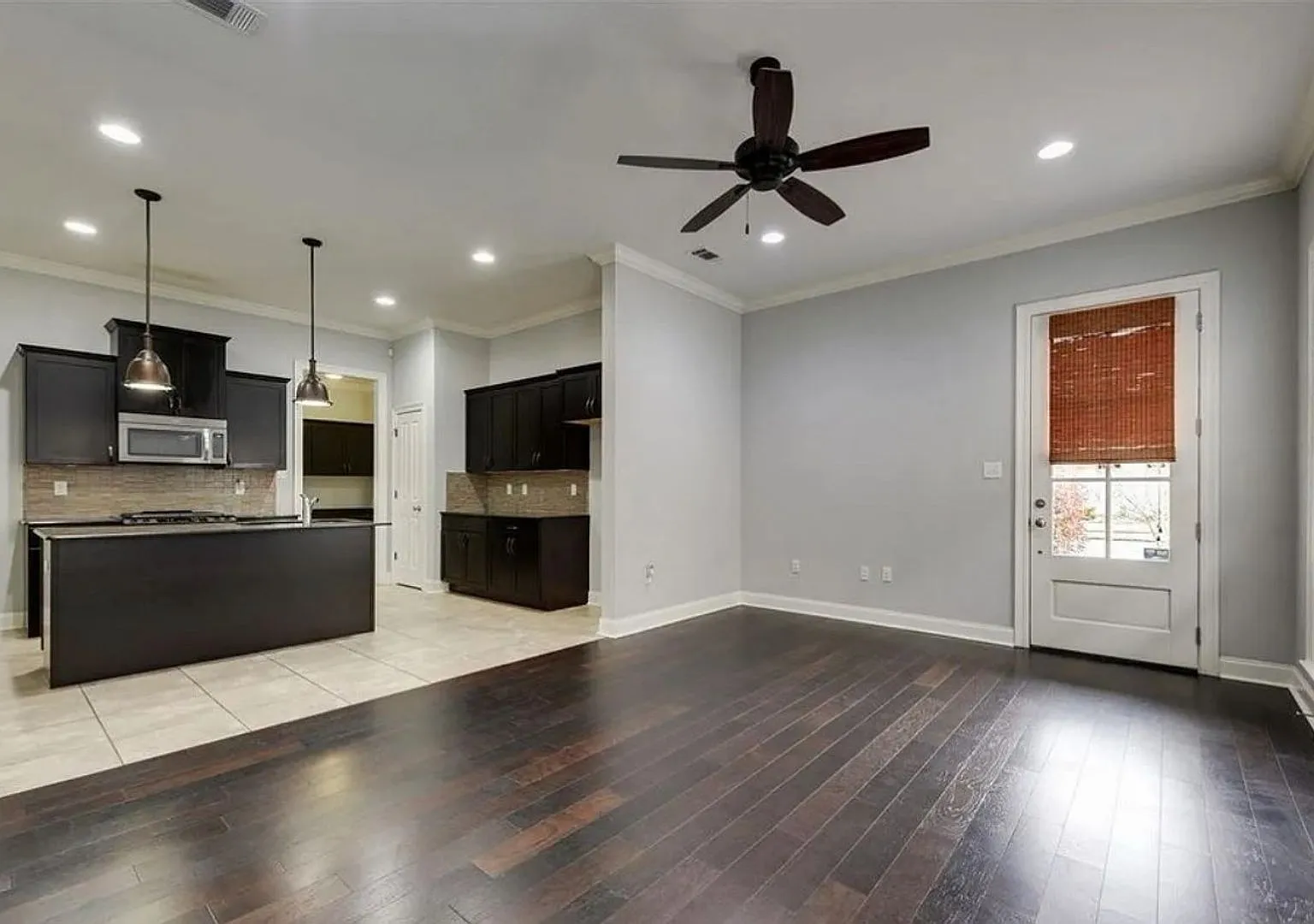 3 Bedroom House in Gated Community — Photo 2