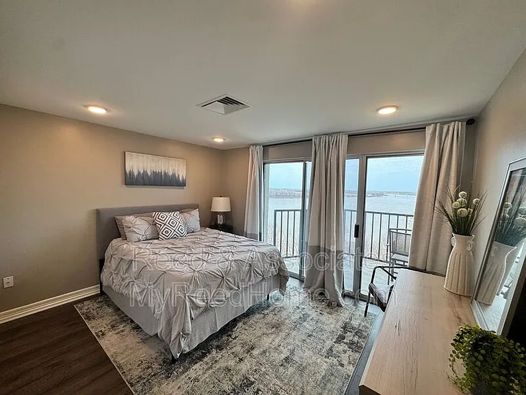 655 Riverside Dr #901A — Photo 12